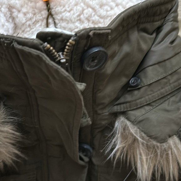 Abercrombie coat - Picture 7 of 8